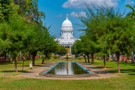 Viharamaha Devi Park